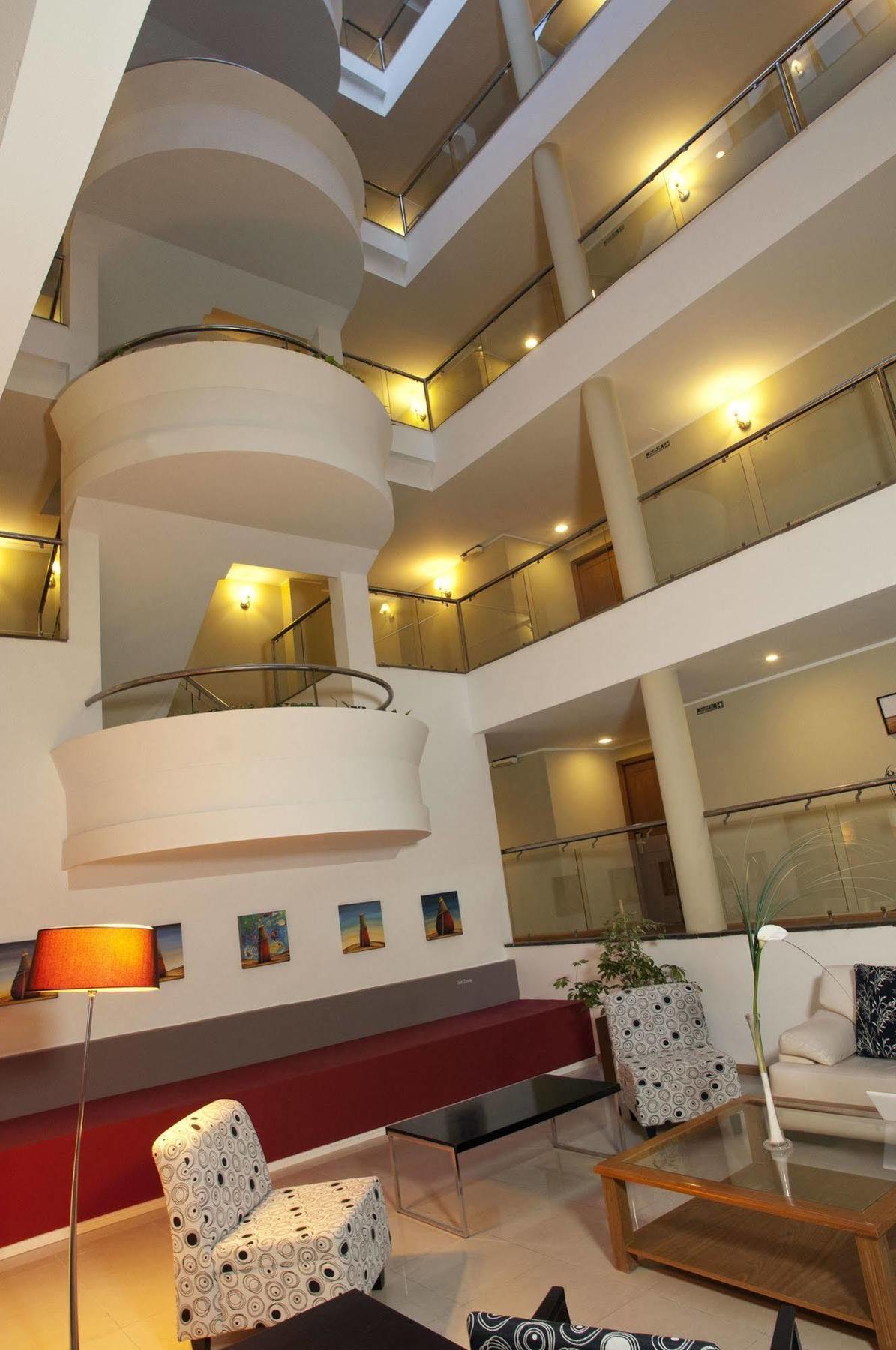 Hotel Piren Пуэрто-Мадрин Экстерьер фото